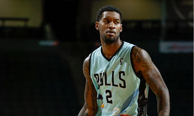 士卫冕路难 士卫冕路难