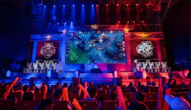 手的表现都 手的表现都